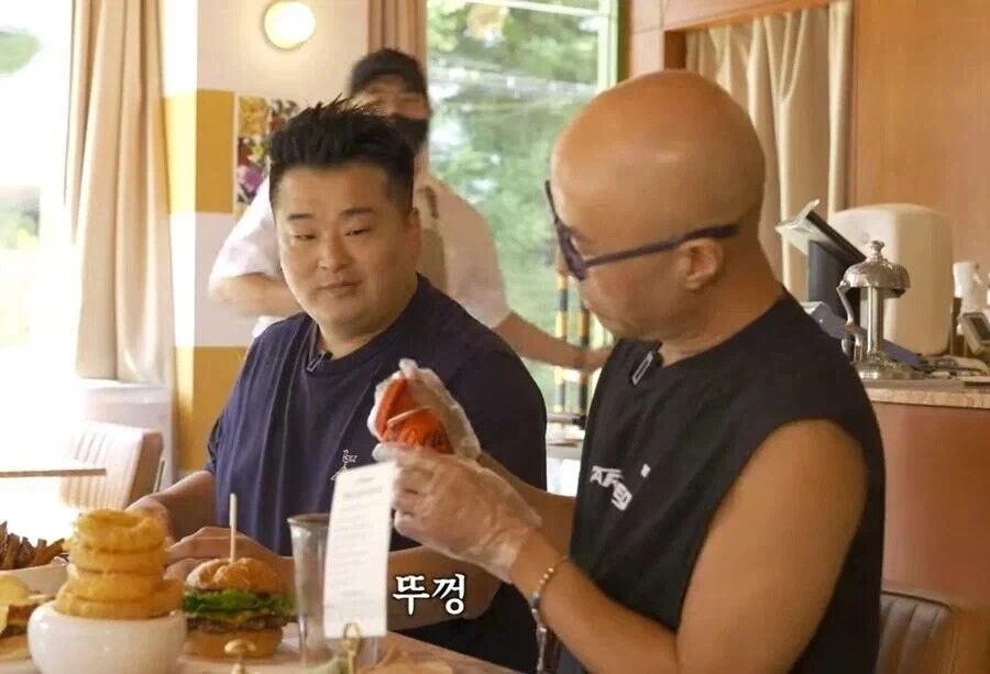 화물차에 과적을 하면 안 되는 이유는? 대표 이미지