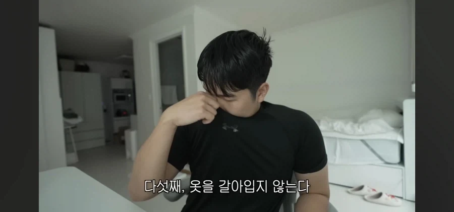 히키코모리 체험을 하는 유튜버_11.webp