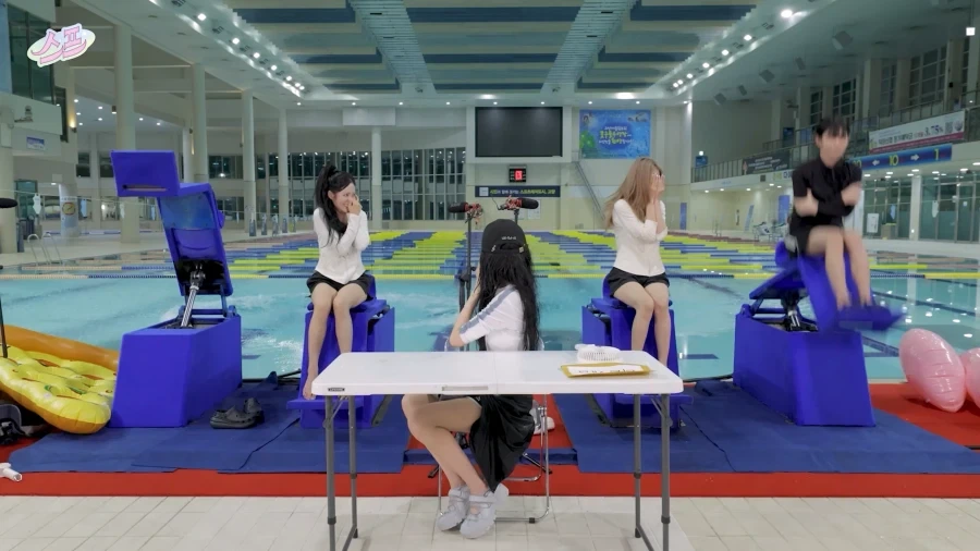 프로미스나인) 아니 다들 너무 멀리 날아가는데 ㅋㅋㅋ_12.webp