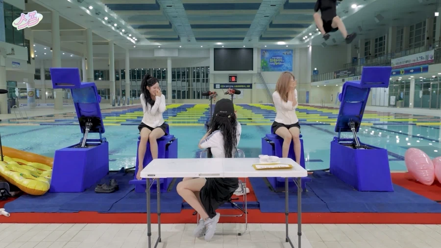 프로미스나인) 아니 다들 너무 멀리 날아가는데 ㅋㅋㅋ_14.webp