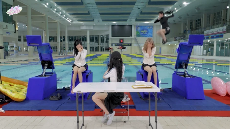 프로미스나인) 아니 다들 너무 멀리 날아가는데 ㅋㅋㅋ_15.webp