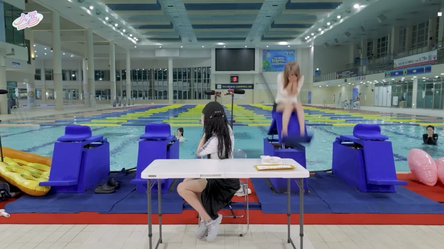 프로미스나인) 아니 다들 너무 멀리 날아가는데 ㅋㅋㅋ_22.webp