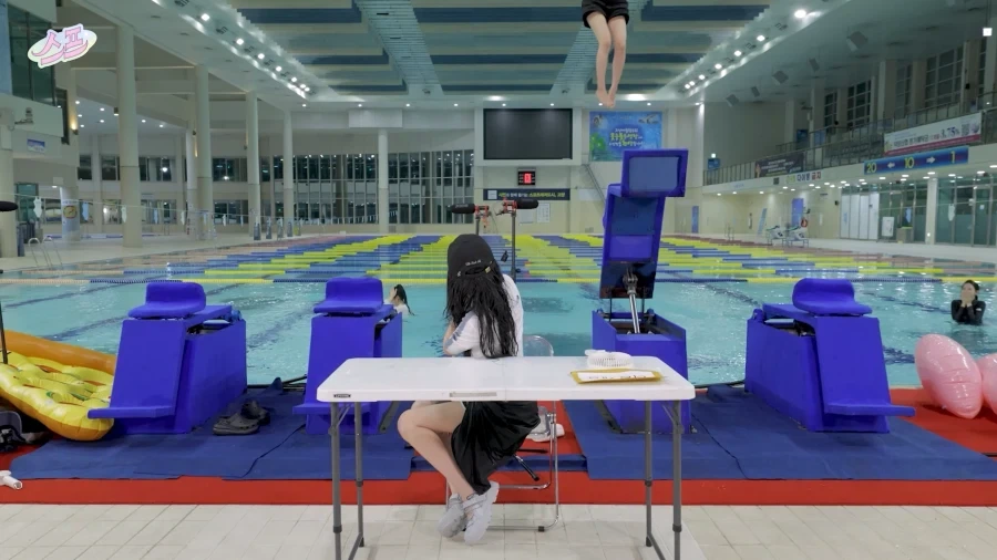 프로미스나인) 아니 다들 너무 멀리 날아가는데 ㅋㅋㅋ_23.webp
