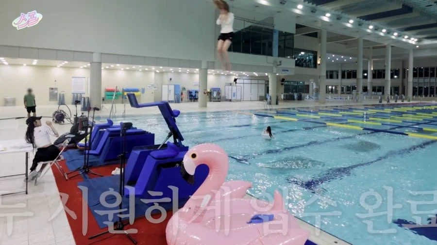 프로미스나인) 아니 다들 너무 멀리 날아가는데 ㅋㅋㅋ_25.webp