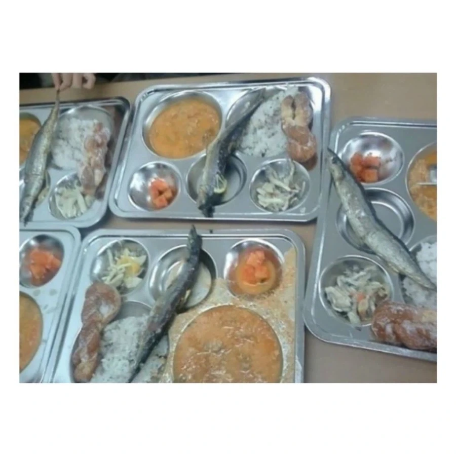 자퇴 마렵게 하는 학교 급식_3.webp