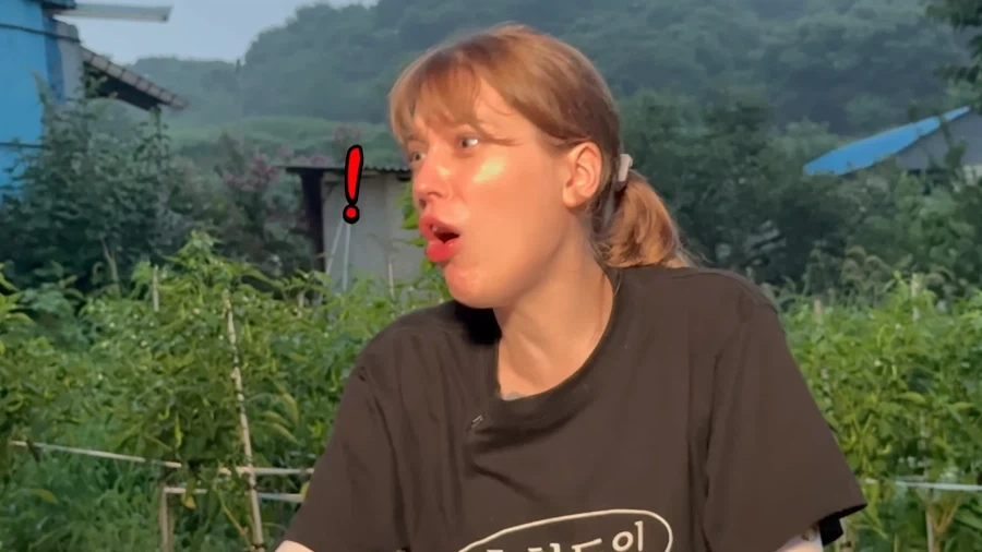 유튜브) 한국인처럼 소주 마시는 외국인 여성_16.webp