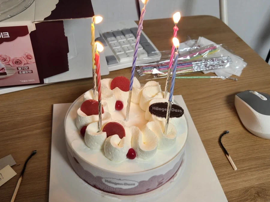 스스로 챙기는 내 생일날 자축상 모음집_4.webp