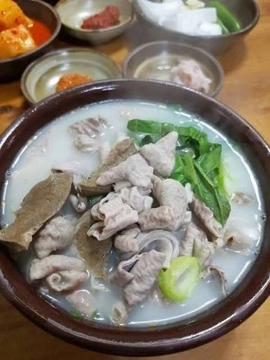 국밥중에 가장 호불호가 갈린다는 최애국밥.jpg_1.webp