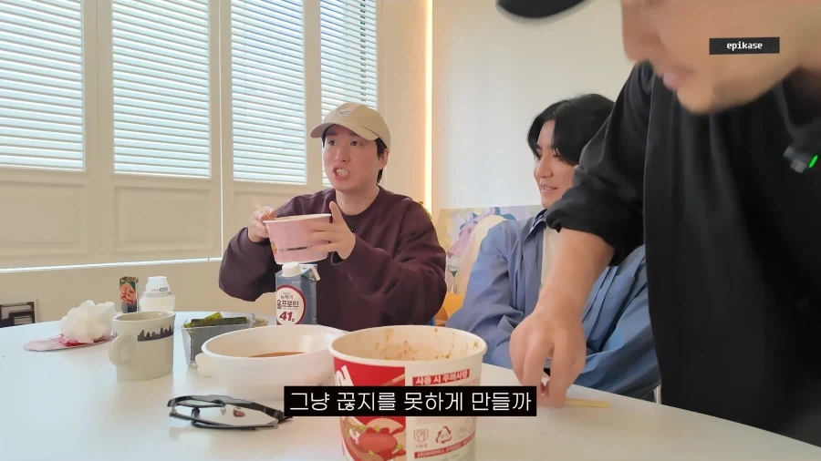유튜브) 타블로가 말하는 한국 라면이 전세계에서 가장 맛있는 이유_12.webp