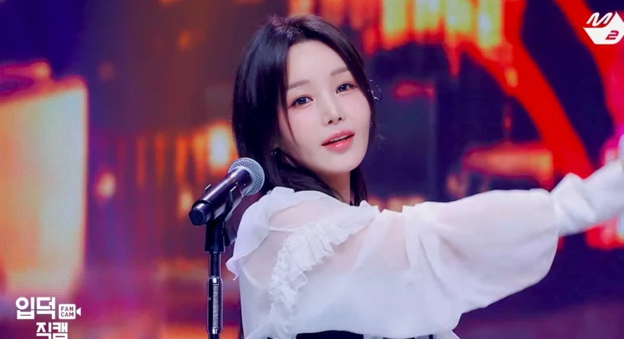 42세 여자 아이돌_3.webp