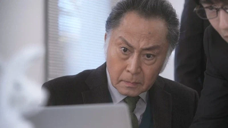사람을 죽인 살인범을 멋대로 뒤쫓는 여주인공_13.webp