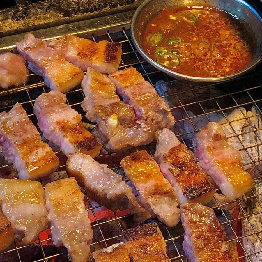 히틀러의 죽음과 독일의 항복 소식을 듣고 슬퍼하는 미군들 이미지 7