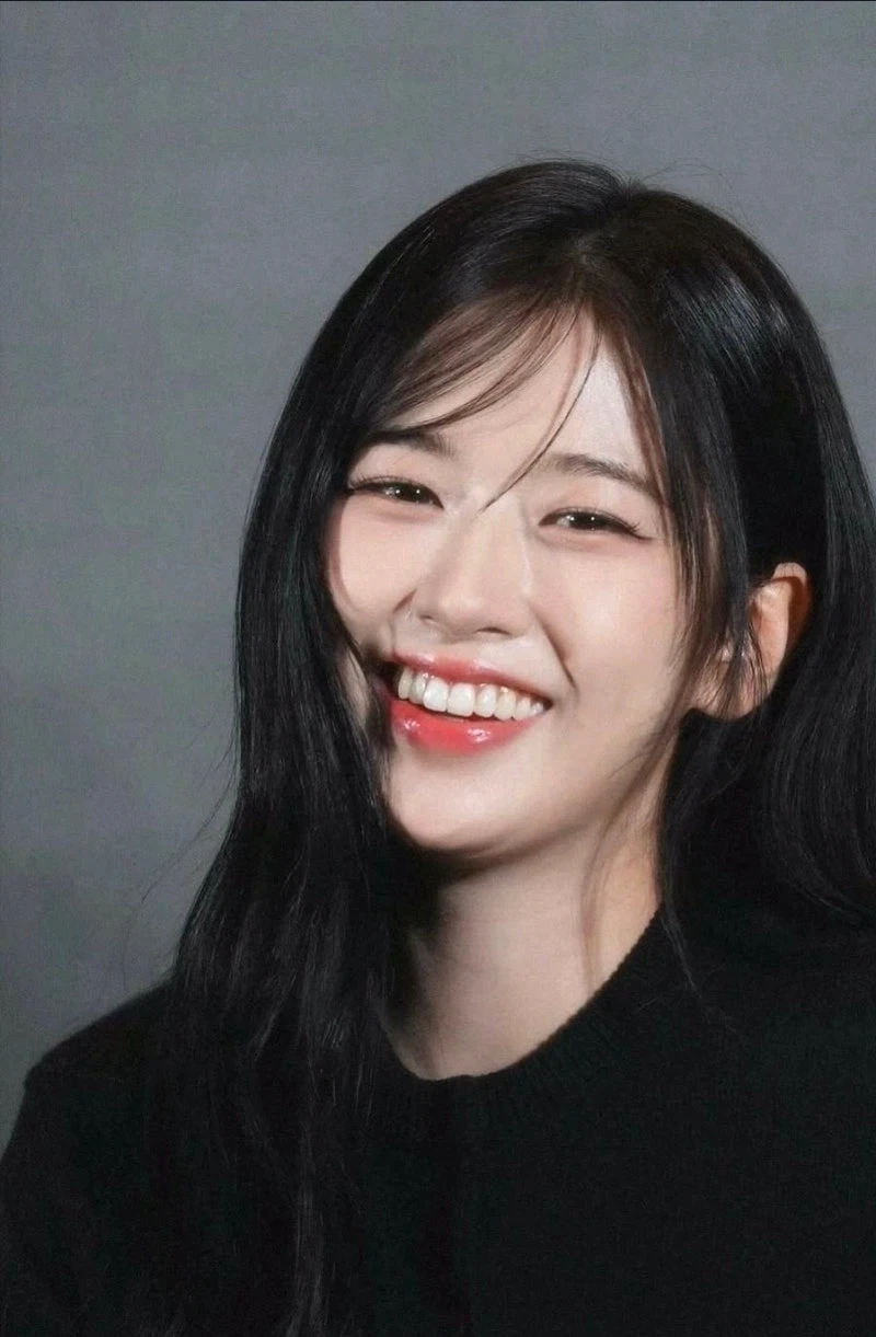 아이브 유진 흑발.jpg_2.webp