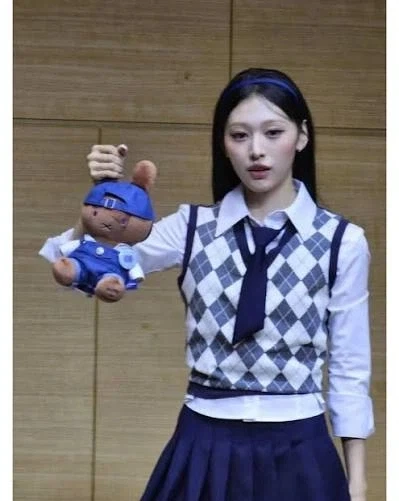 리센느) 미나미 시그니처 포즈 ㅋㅋㅋㅋㅋ_2.webp