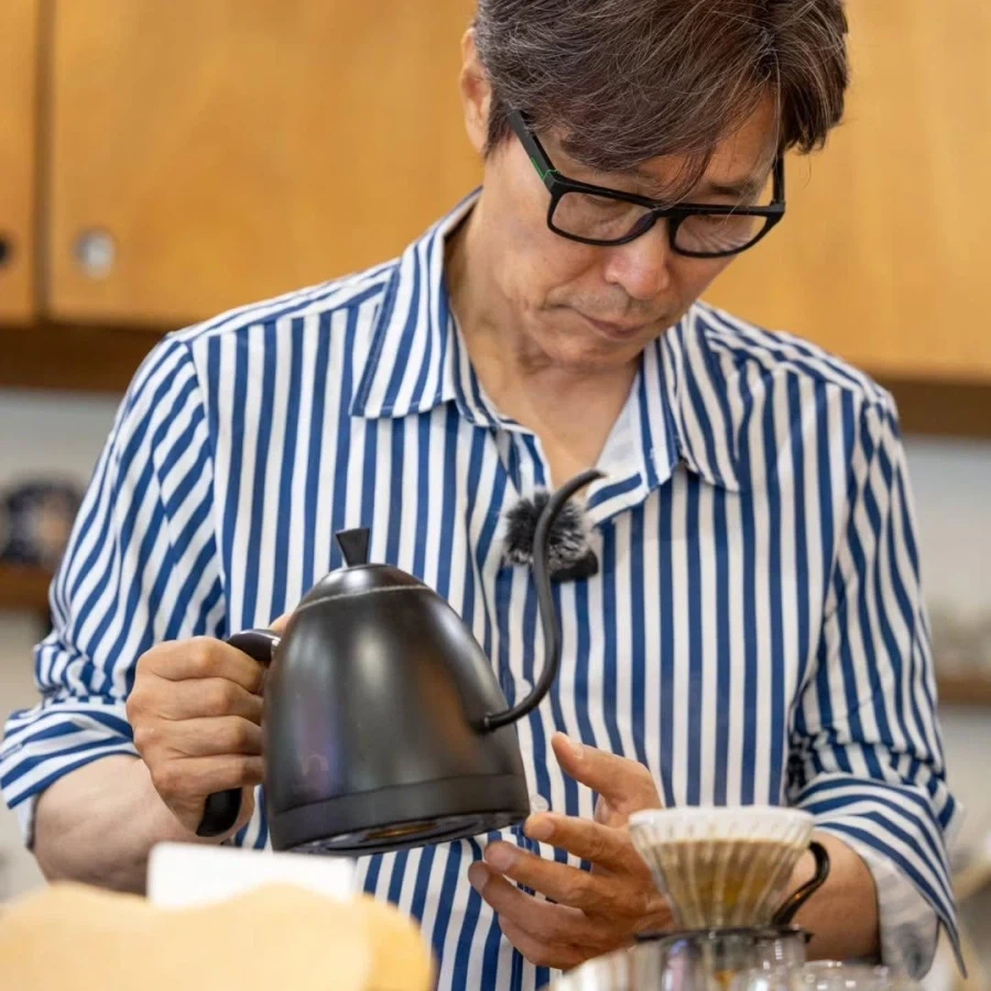 긴또깡한테 코로 먹일 검은물 만드는 거 아님_3.webp