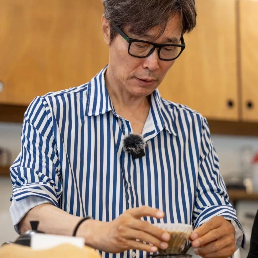 긴또깡한테 코로 먹일 검은물 만드는 거 아님_4.webp