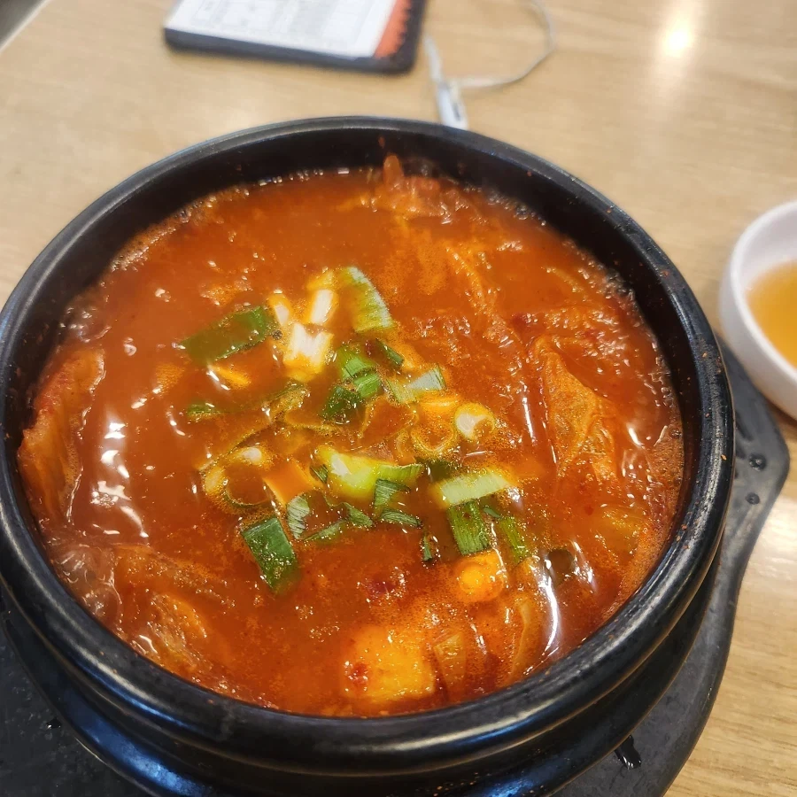 뚝배기 김치찌개 특징