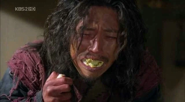 님들 ㅠㅠㅠㅠ 지드래곤이 물구나무를 못 선대요 ㅠㅠㅠㅠㅠ - 이미지 2