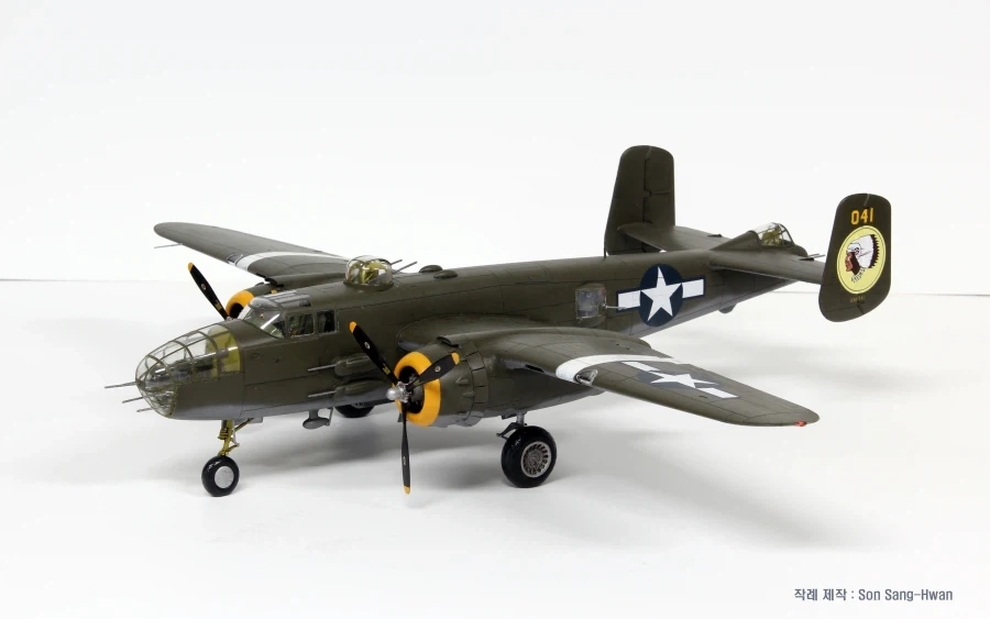 [아카데미과학] 1/48 B-25J Mitchell "Glazed Nose" - 이미지 2