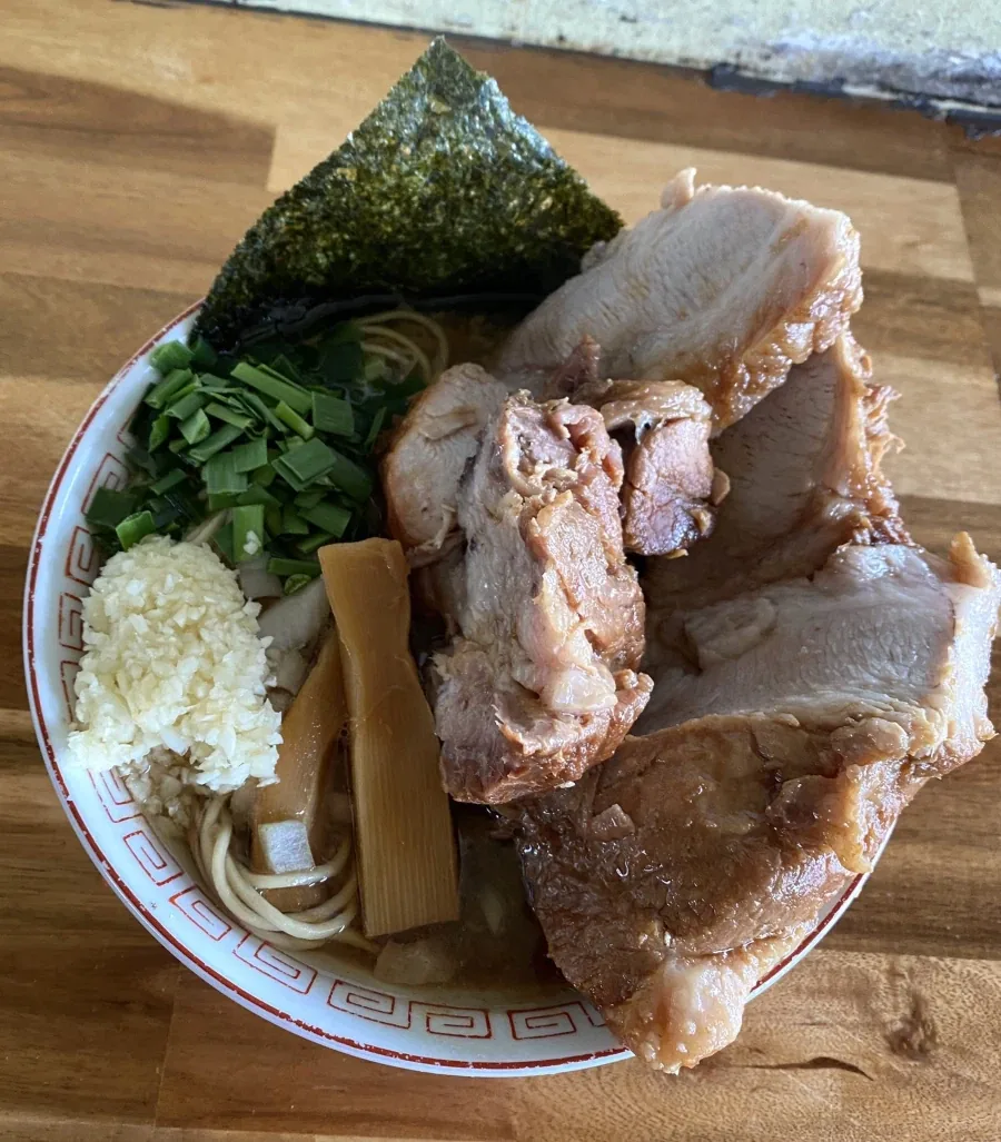 일본, 어떤 음식점의 돼지 중화소바(라멘)
