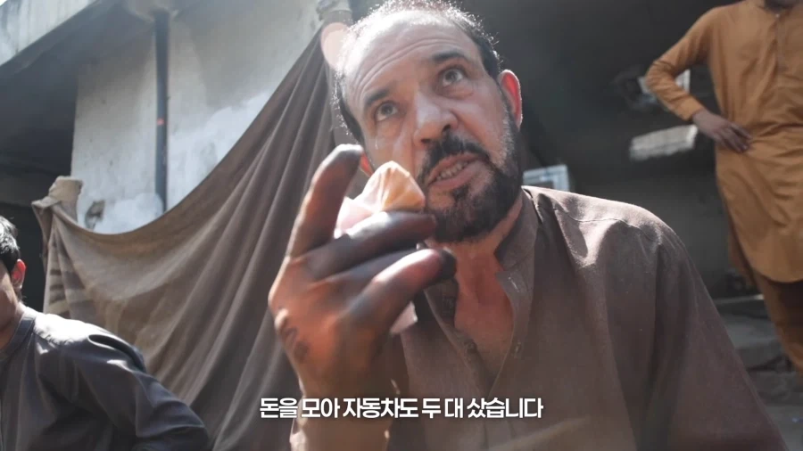 150년째 총을 팔아 먹고사는 파키스탄 마을 - 이미지 13