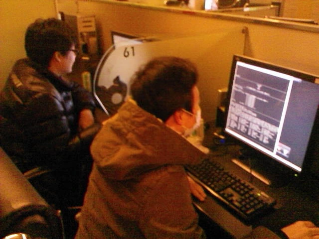 피시방에서 야겜하기.jpg - 이미지 2