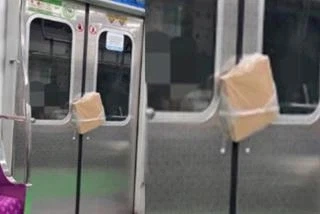 혼자 지하철 탄 피자.jpg