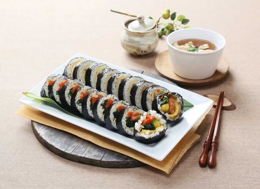 김밥이 포지션이 애매하게 되었지