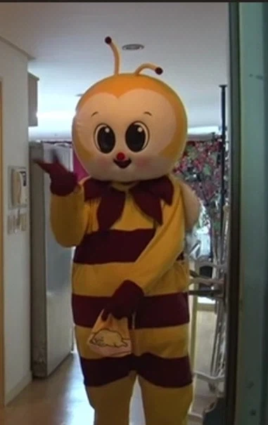 꿀벌이와 배찌 인형탈을 쓴 남자의 의외의 사실