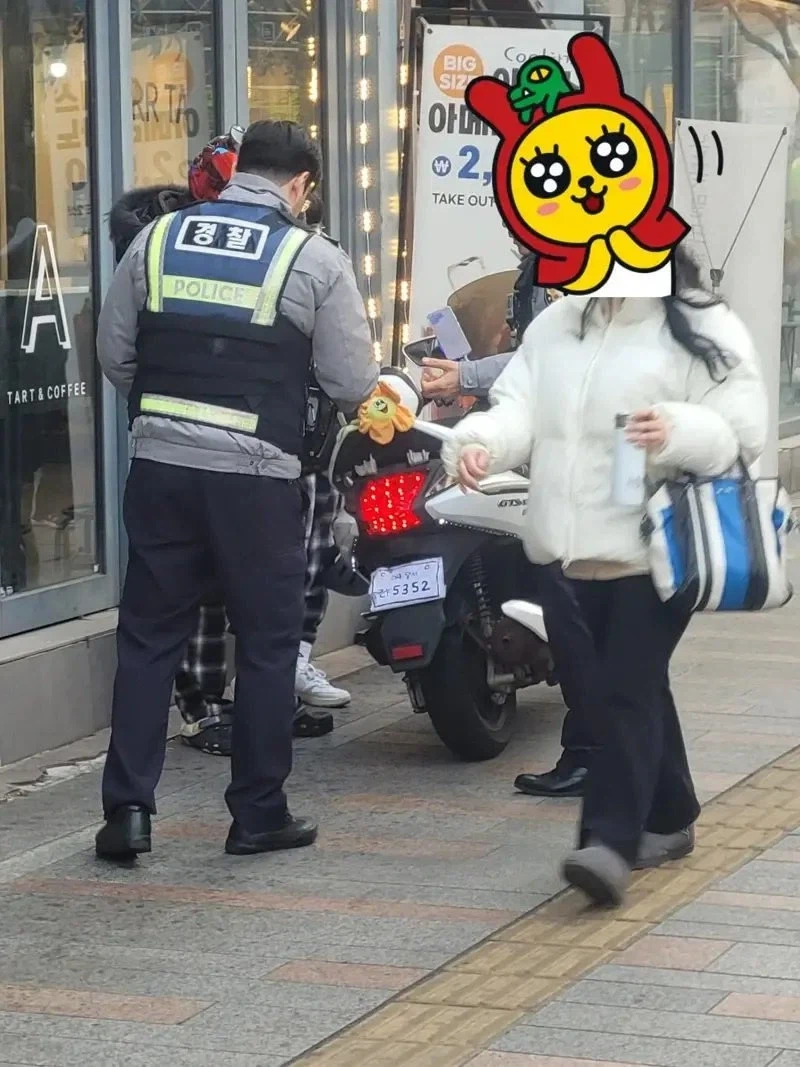 중학생이 배달 오토바이를 찍은 이유 jpg.