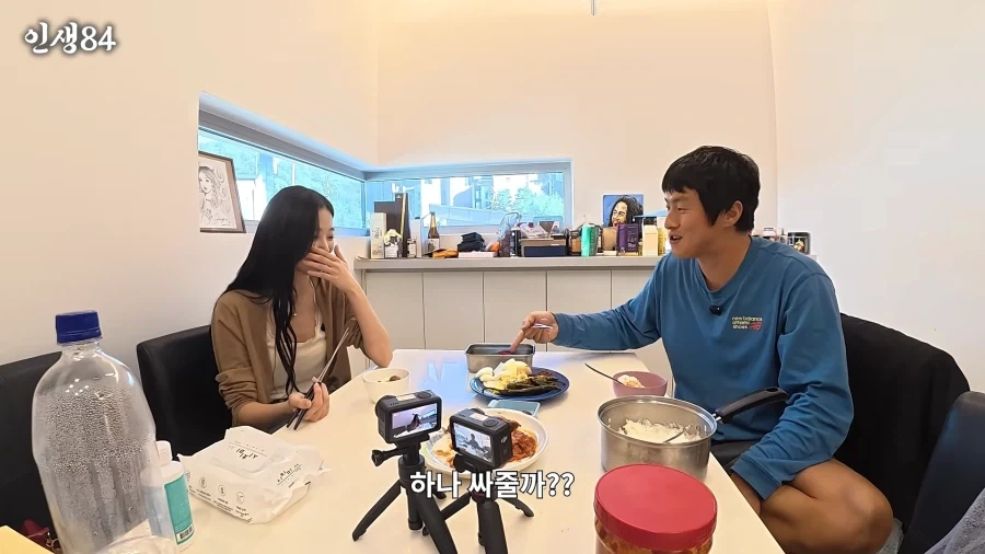 카즈하한테 쌈싸주는 기안84