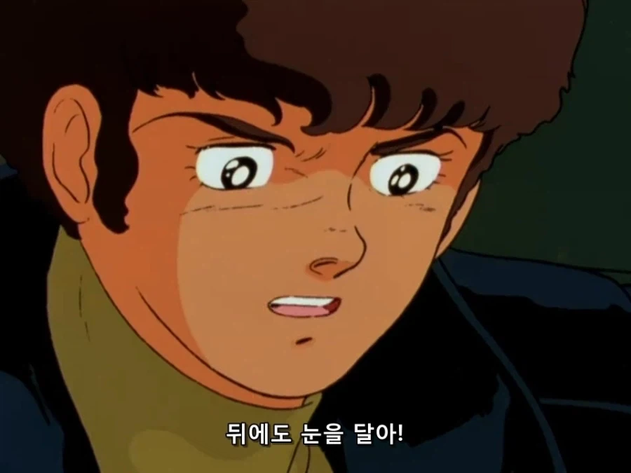 운전할 때 룸미러를 본다고? - 이미지 2