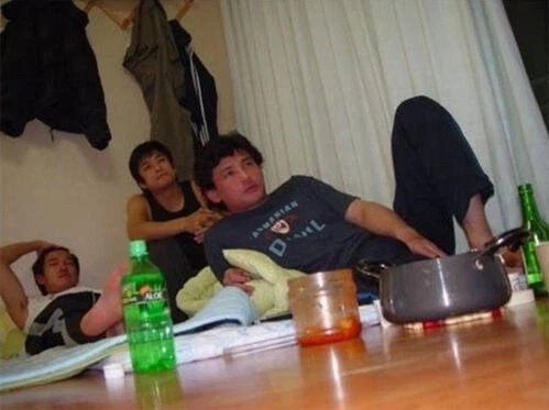 미소녀 피규어 3개가 모이면 술냄새가 오지게 풍긴다.jpg - 이미지 2