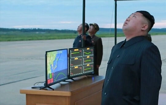 키 큰여자 보는 시점 - 이미지 3