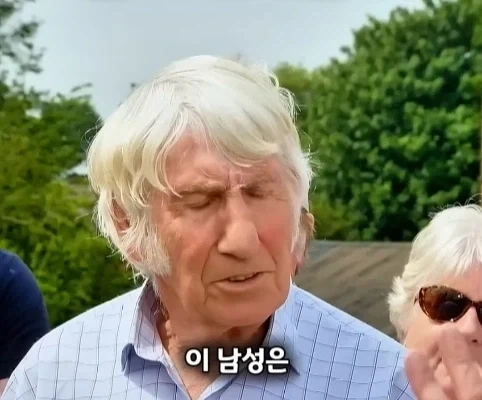 노인이 40년 넘게 가지고 있었던 골동품 리볼버의 가치.jpg