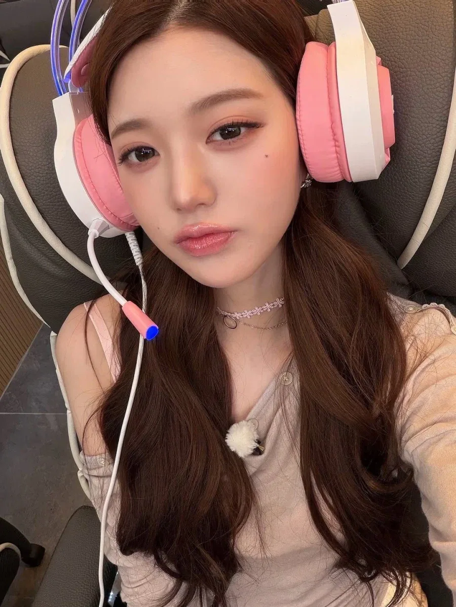 PC방 간 장원영 - 이미지 3