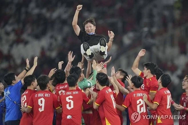베트남 애들이 한국 불매를 하겠다면 바로 돌려받아야 할 사람 - 이미지 2