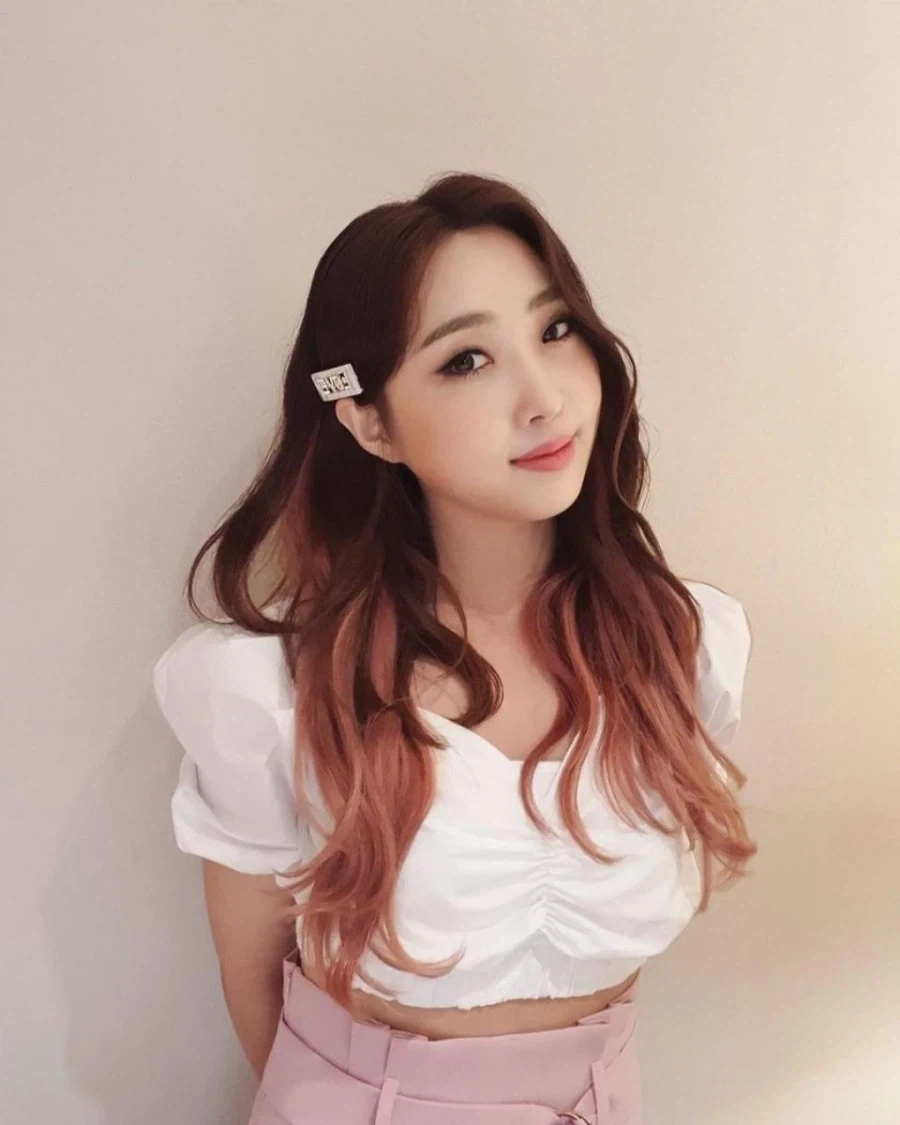 알게 모르게 외모가 떡상중인 2세대 아이돌.jpg