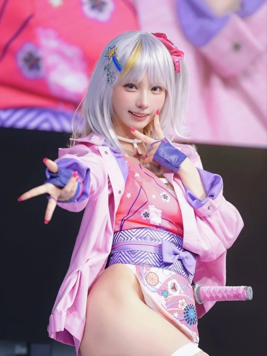 건전한 코스프레 의상 jpg