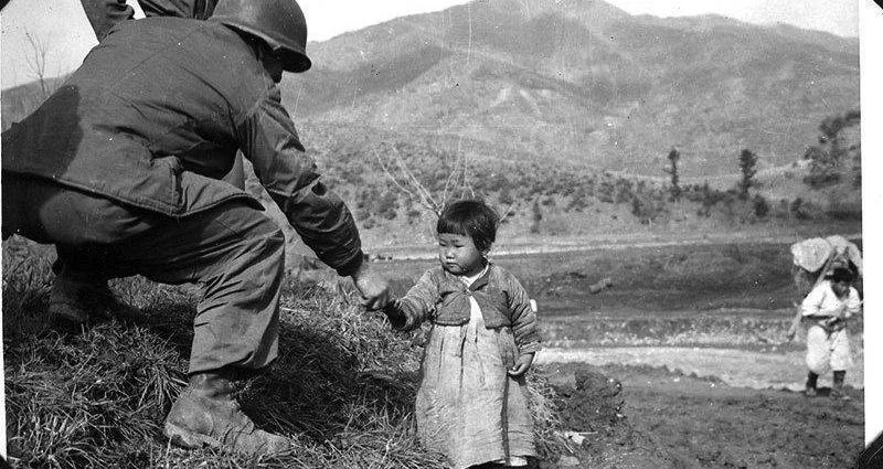 참전용사들과 어린이들 - 이미지 4