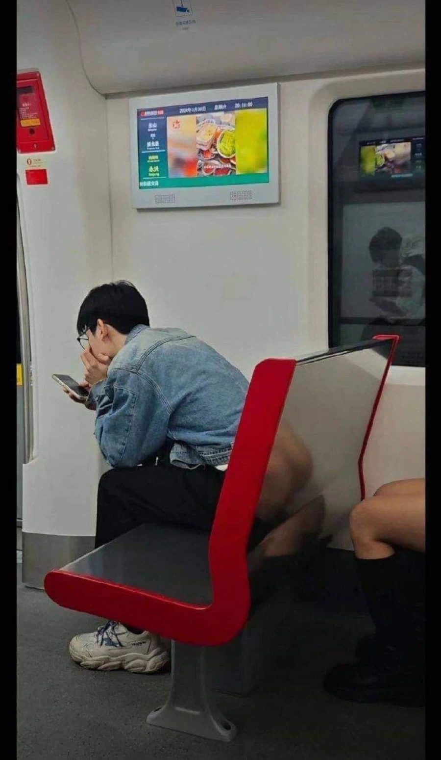 숨믹히는 뒷태
