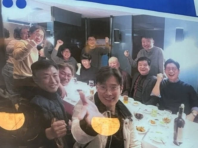 한국 동창회 레전드 사진들 ㄷㄷ