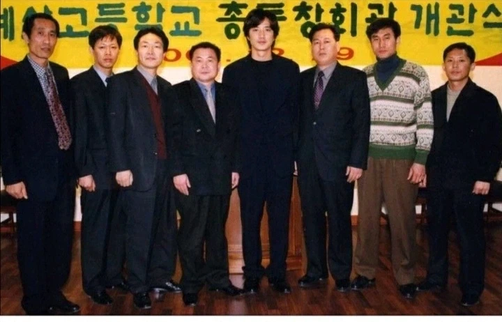 한국 동창회 레전드 사진들 ㄷㄷ - 이미지 4