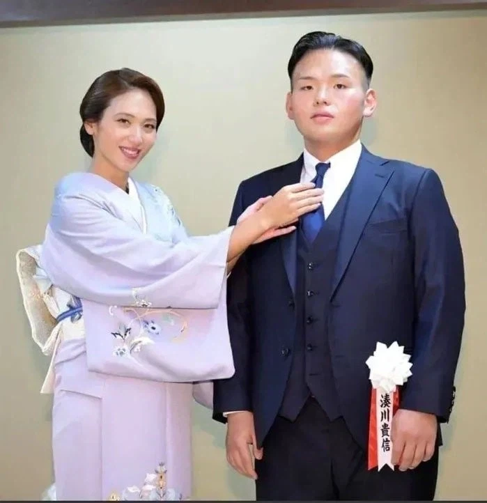 고도비만 스모선수의 결혼 전 후.jpg - 이미지 2