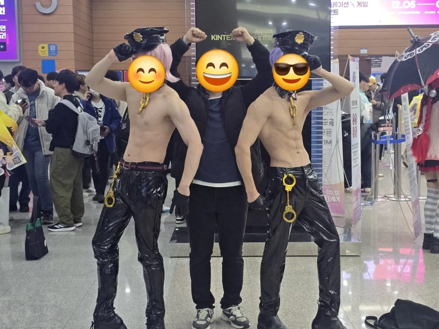 코스프레이어랑 사진찍었던거? - 이미지 4