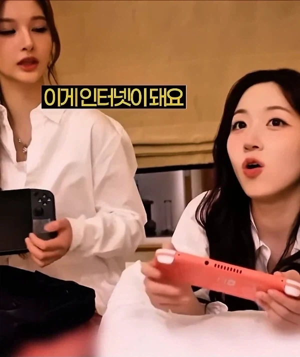 남자들도 잘 모르는 게임기를 사용하는 걸그룹 맴버 .jpg - 이미지 8