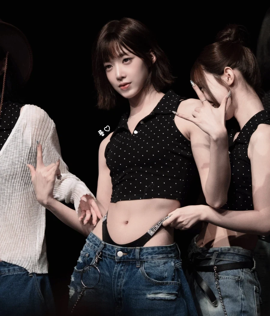 끈 잡아당기는 아이돌 jpg