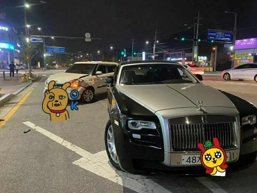 쏘울과 롤스로이스의 사고