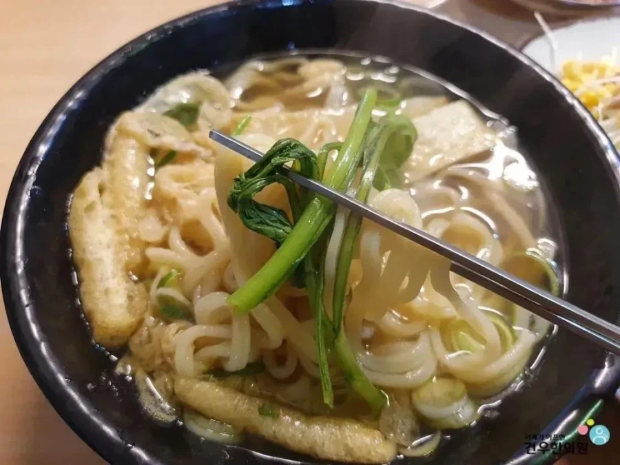 호불호 갈리는 우동 토핑 - 이미지 2