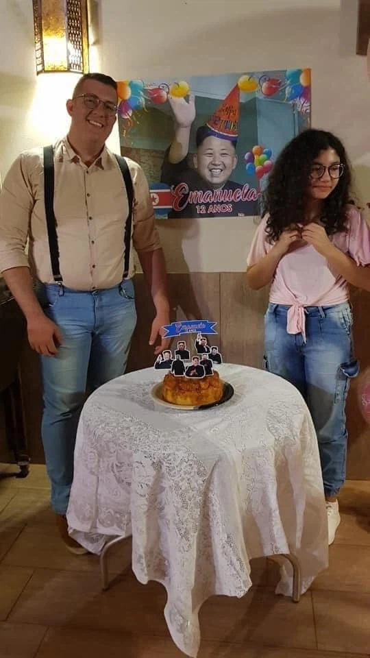 아빠가 사랑하는 딸을 위해 케이팝 생일파티를 열어줌 - 이미지 2